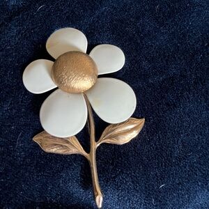 RARE* Vintage Sarah Coventry Sunflower stick pin